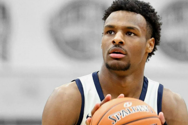 星二代布朗尼·詹姆斯湖人首秀，惊喜与成长并存的赛季