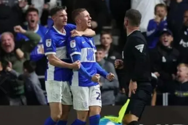 伯明翰逆转雷克瑟姆，斯坦斯菲尔德两球立功!