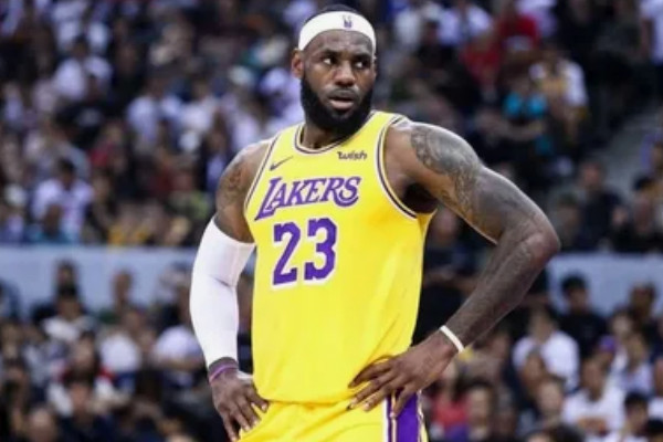 勒布朗·詹姆斯和安东尼·戴维斯能否带领湖人队走出困境？