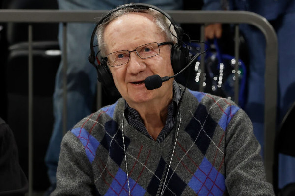 传奇落幕!太阳队“篮球之声”艾尔·麦考伊享年91岁