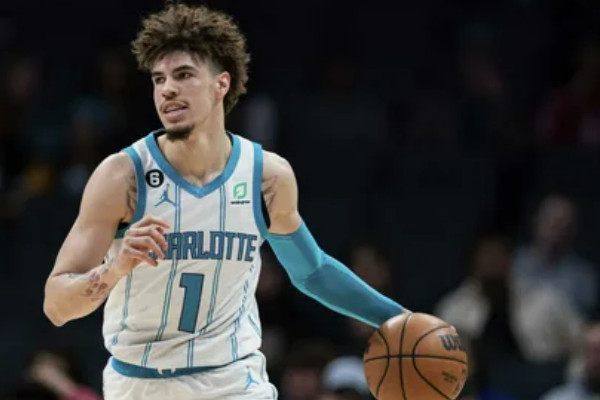 夏洛特黄蜂新纪元:拉梅洛领衔,挑战迎季后赛曙光!