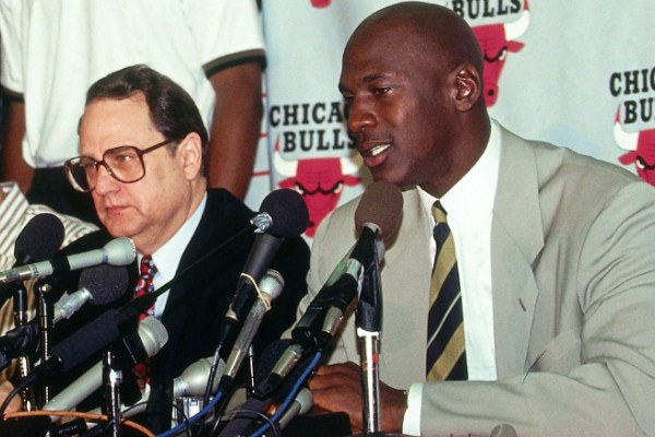 NBA历史回顾:乔丹退役与传奇首秀齐飞!