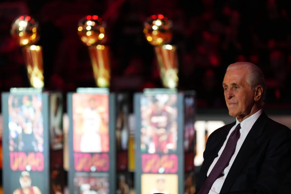 热火队主场将更名莱利球场，致敬传奇教头！