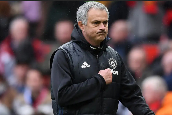 穆里尼奥:若曼城被罚,我要英超奖牌和奖金!