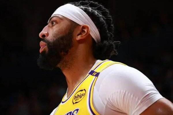 湖人戴维斯和八村塁缺席战灰熊，雷迪克：健康为主！