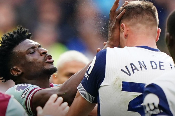 西汉姆库杜斯因暴力行为红牌加罚,将禁赛五场