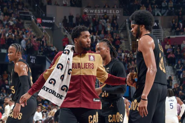 骑士豪取10连胜！NBA新贵势不可挡！