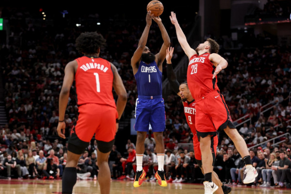 哈登重返休斯顿战旧东家，誓要冲击历史三分球第二纪录！