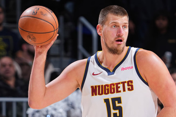 约基奇马龙缺席，掘金助教阿德尔曼“临危受命”！