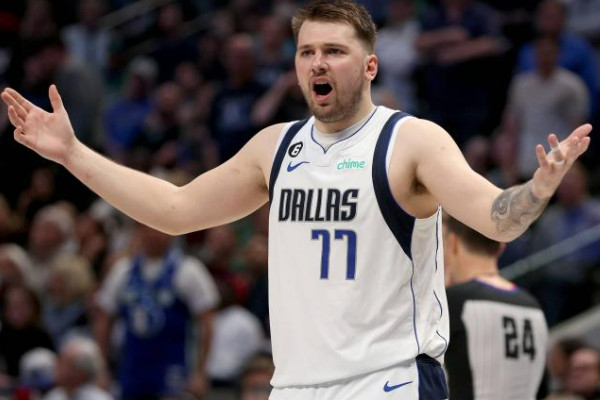 东契奇防守失误引热议遭批评，小牛队已四连败！