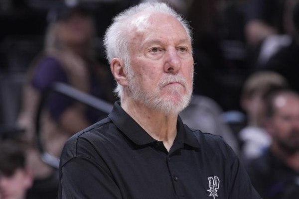 马刺传奇教练波波维奇轻微中风离队，何时归来？