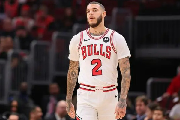 朗佐·鲍尔手腕伤愈强势归来！将率领公牛队对战魔术队！