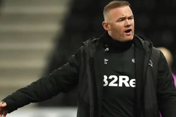 韦恩·鲁尼解雇后或迅速回归，普利茅斯篇章落幕