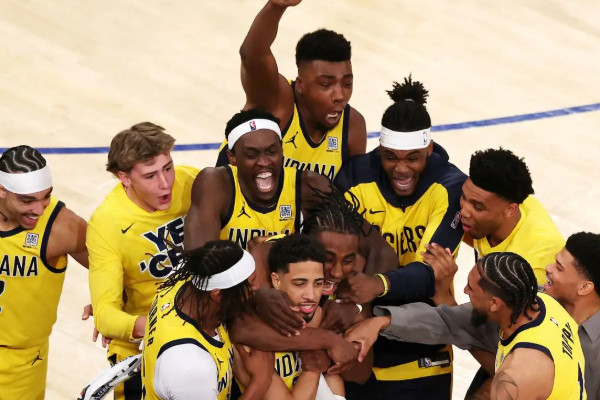 步行者：航班改道极端天气突袭，总决赛前上演现实版“生死时速”